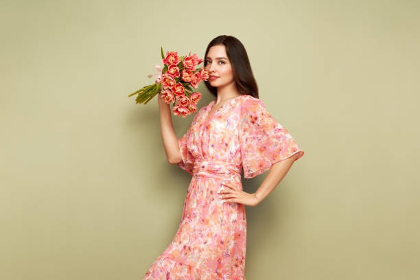 Minimalist Sophistication with a Floral Touch